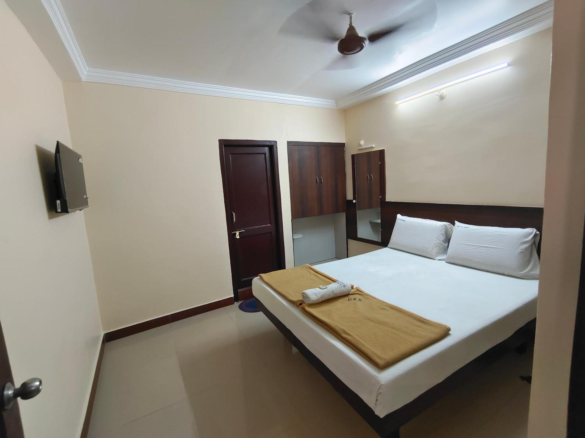 Hotel DKR RESIDENCY Tirupati Exterior foto