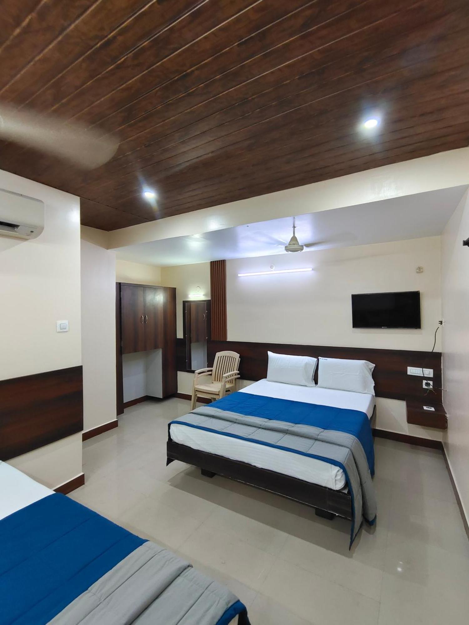 Hotel DKR RESIDENCY Tirupati Exterior foto