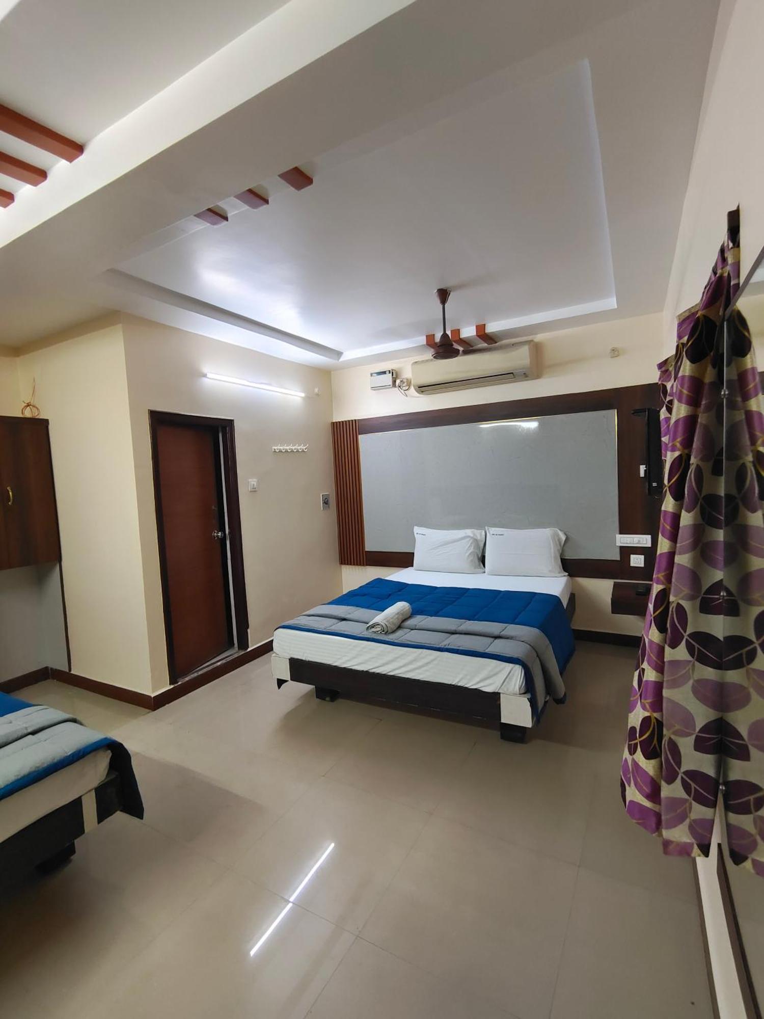 Hotel DKR RESIDENCY Tirupati Exterior foto